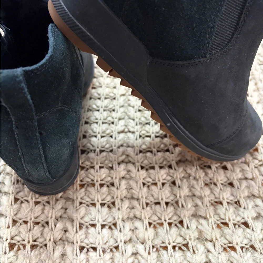 Sorel Black Leather Chelsea Ankle Boots